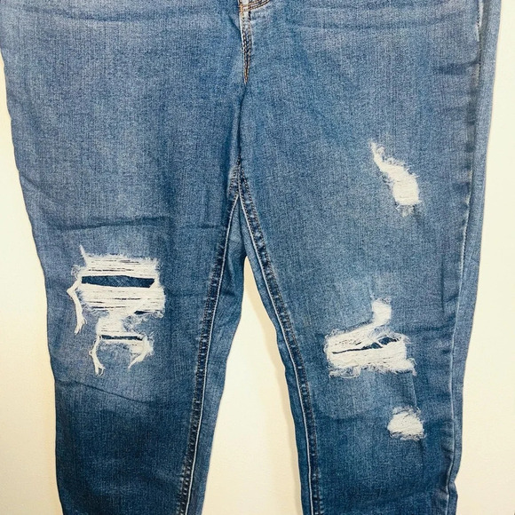 Maurices Medium Wash High Rise Patch Ripped Skinny Jeans Medium Short Women’s - Picture 5 of 13